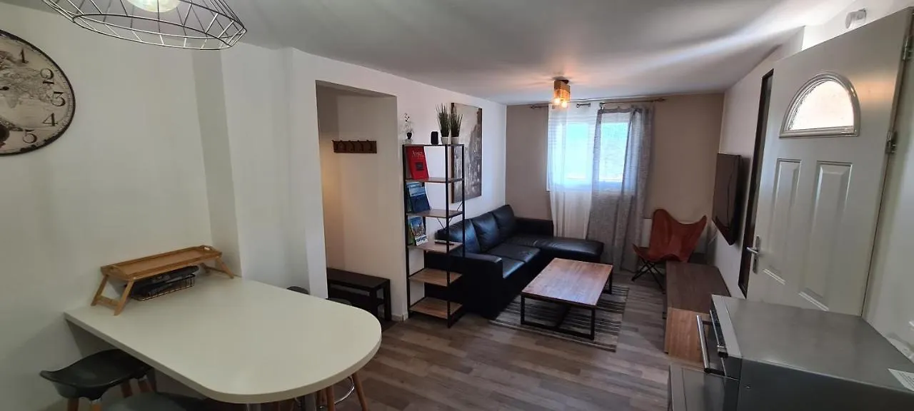 Bel Appartement En Rez-De-Jardin Annecy France